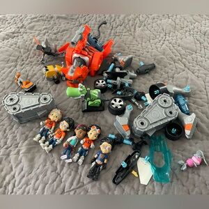Nickelodeon Rusty Rivets Show Bundle of Action Figures Vehicles Toys